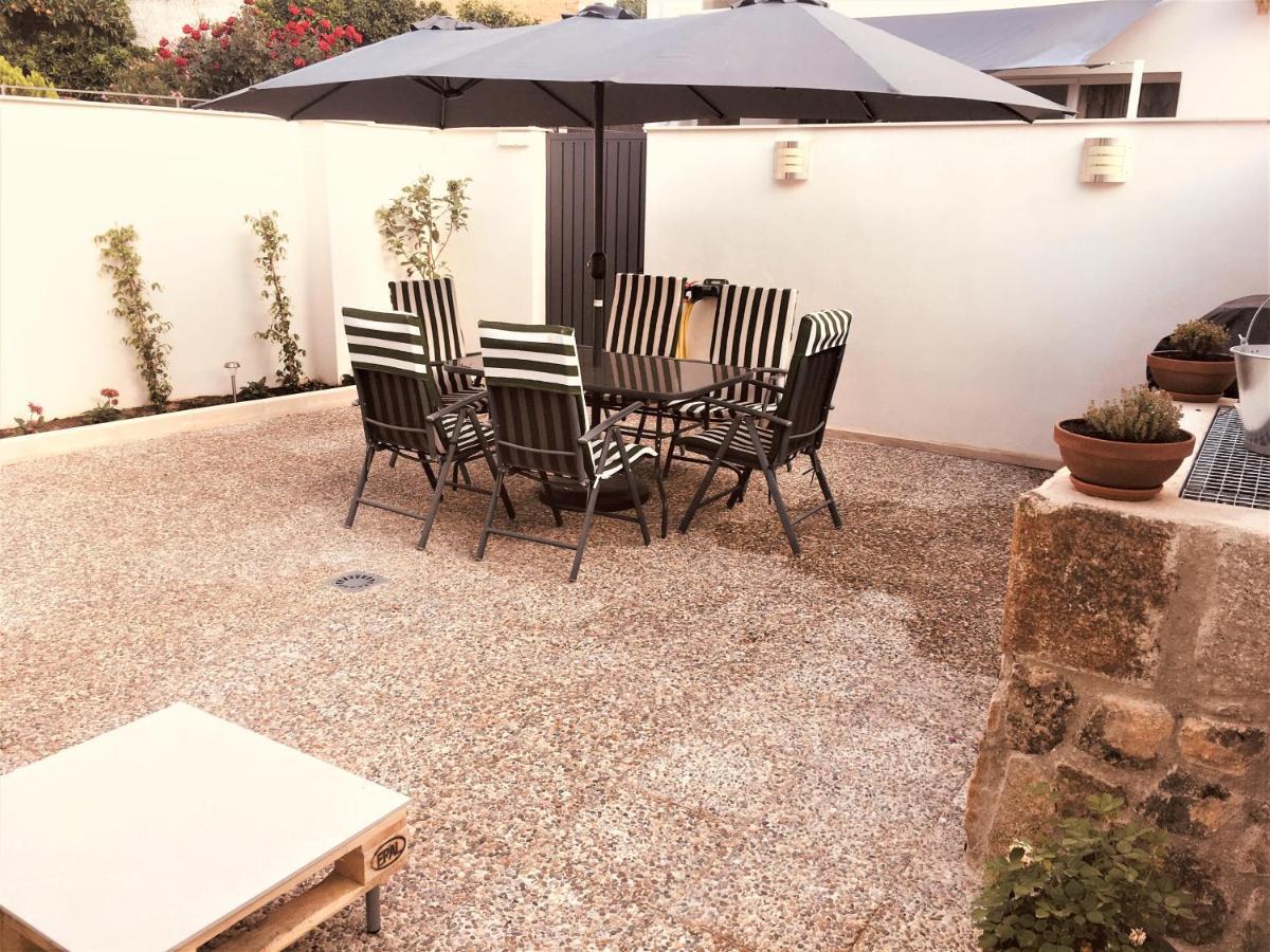 Acogedora Casa Con Patio En El Tiemblo Apartment Exterior photo