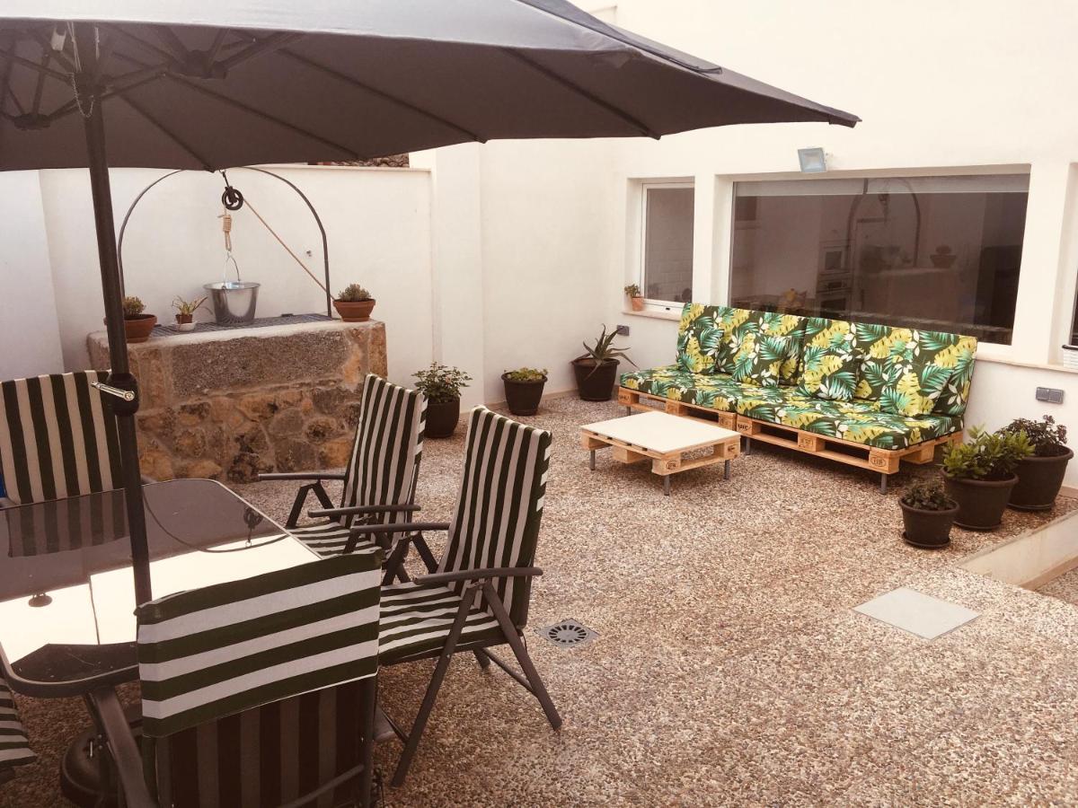 Acogedora Casa Con Patio En El Tiemblo Apartment Exterior photo